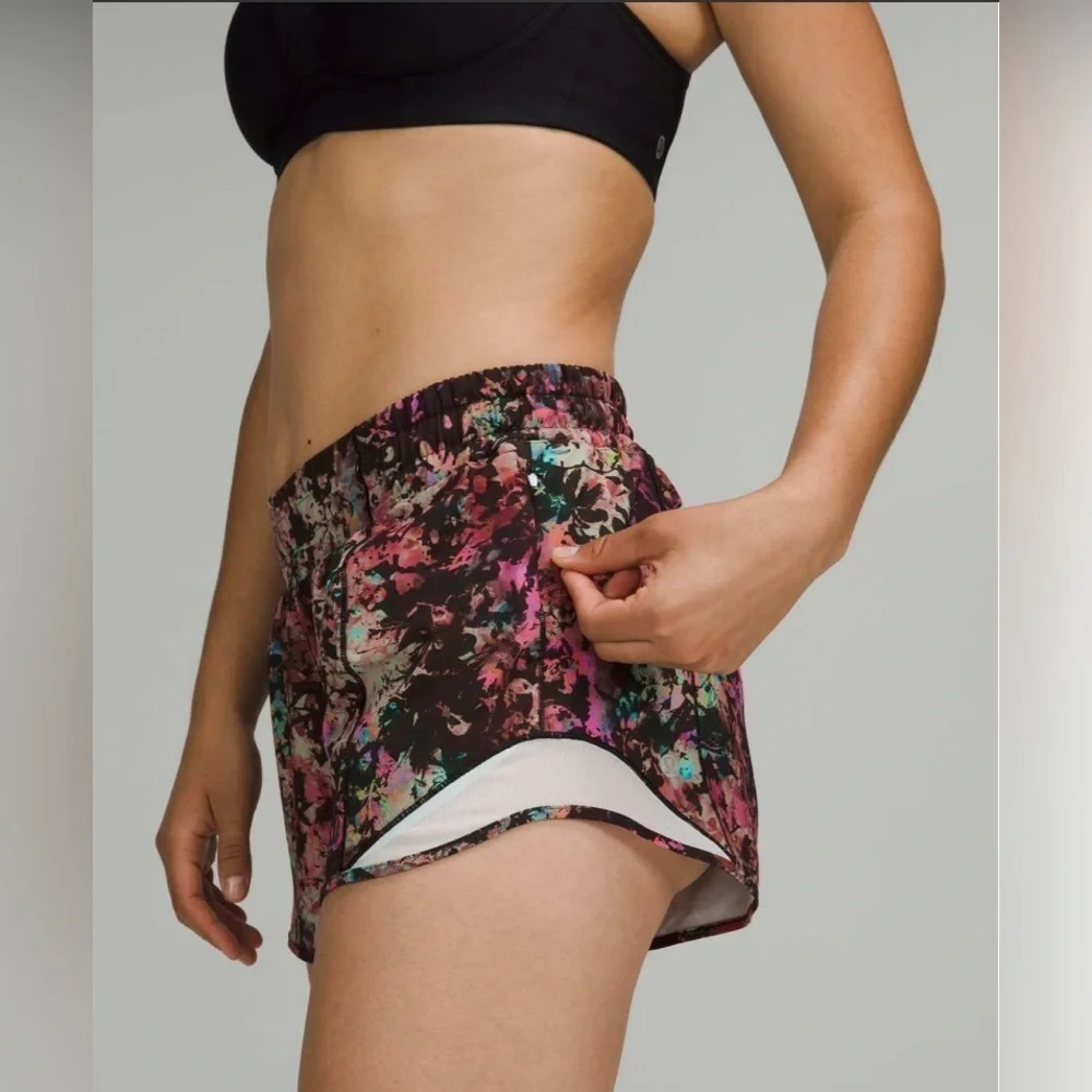 Lululemon Hotty Hot Low-Rise Lined Short 4